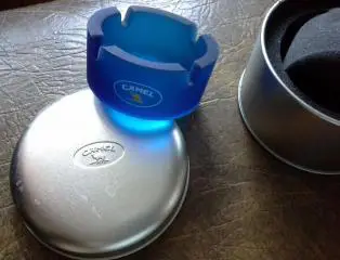 ashtrayCamel in metal case