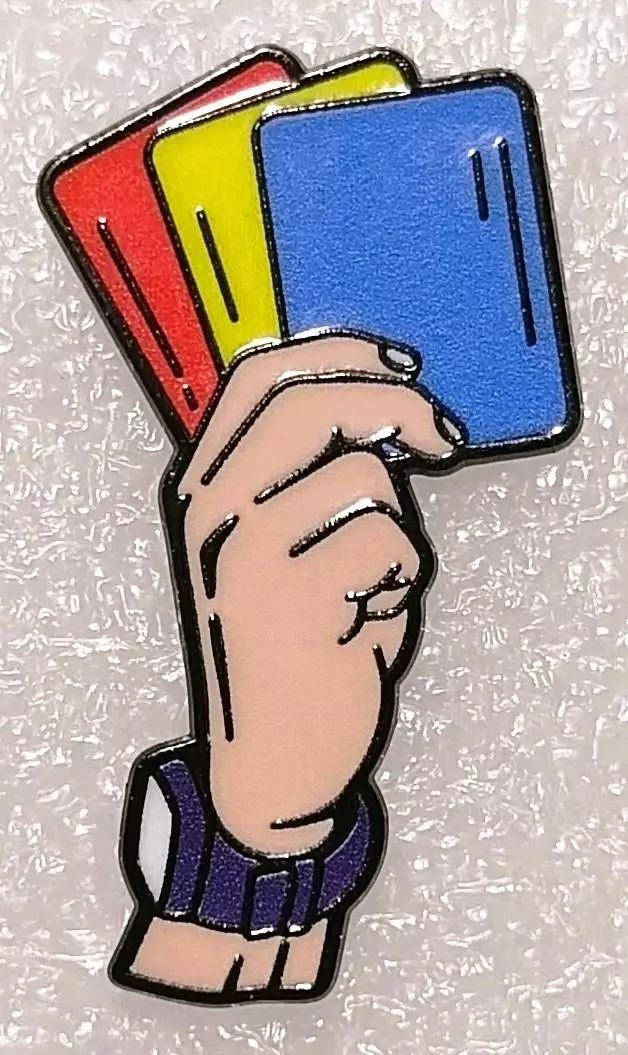 Значок. Футбол. Судья. Карточки.