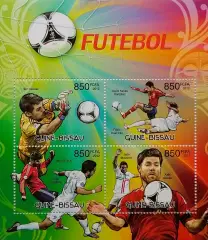 Гвинея-Бисау 2012. Икер Касильяс, Хесус Навас, Жерар Пике, Хаби Алонсо.