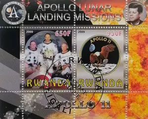 Малый лист. Руанда 2009. Космос. Аполлон 11.