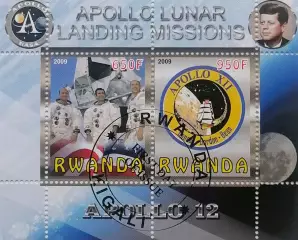 Малый лист. Руанда 2009. Космос. Аполлон 12.