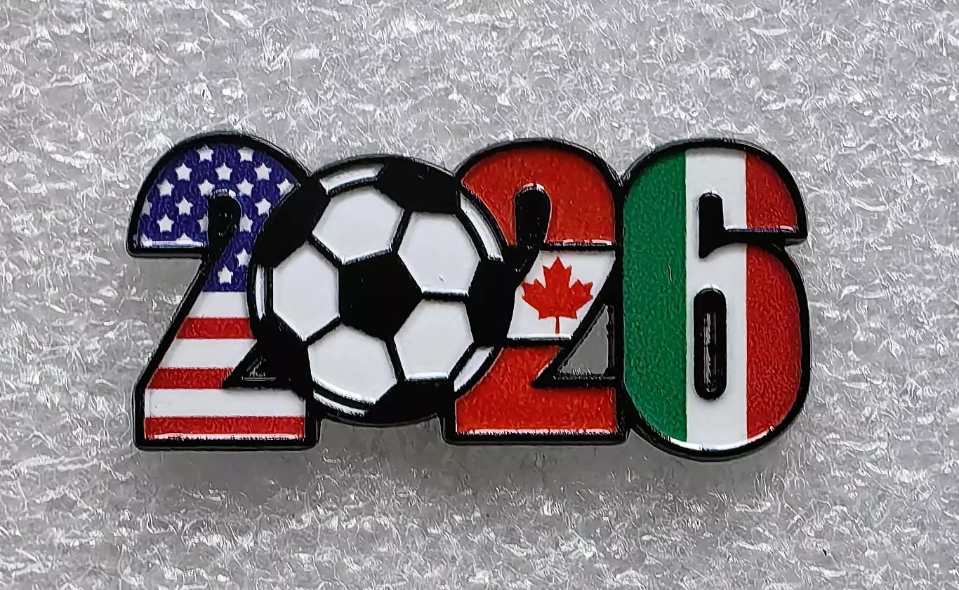 Значок. Чемпионат мира по футболу 2026. США. Канада. Мексика. (3)