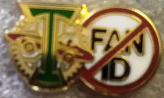 Значок ТОРПЕДОМосква Фан уйди белый