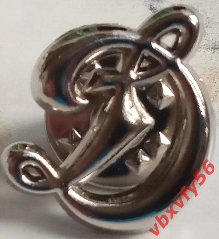 Значок Динамо Москва Серебренный хоккей