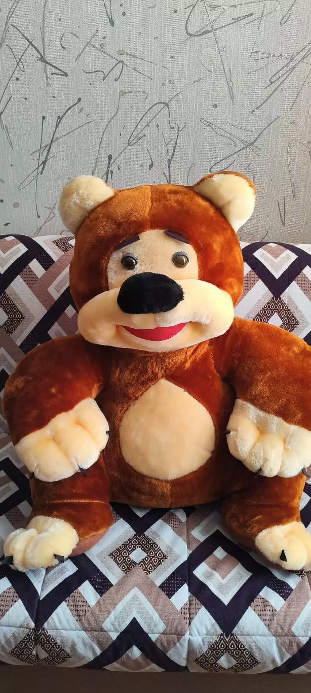 Большой плюшевый медведь Мишка.