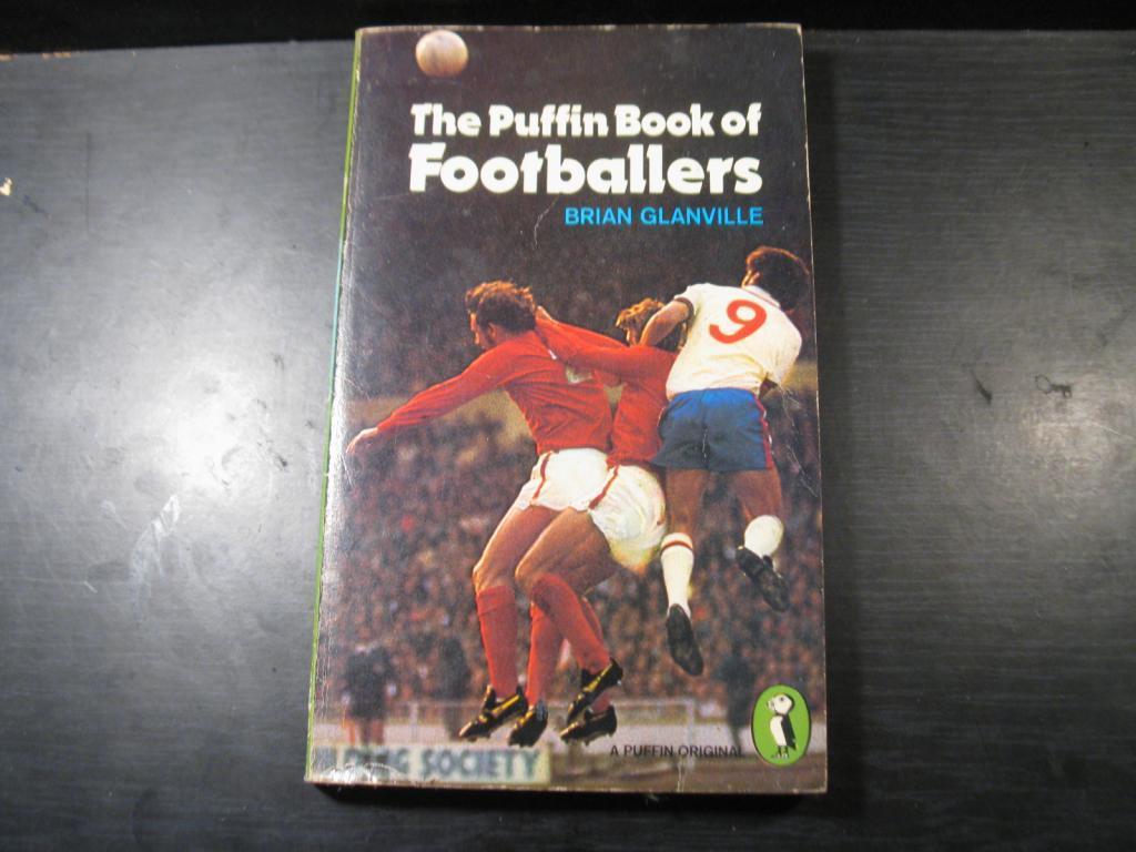 The puffin book of footballers