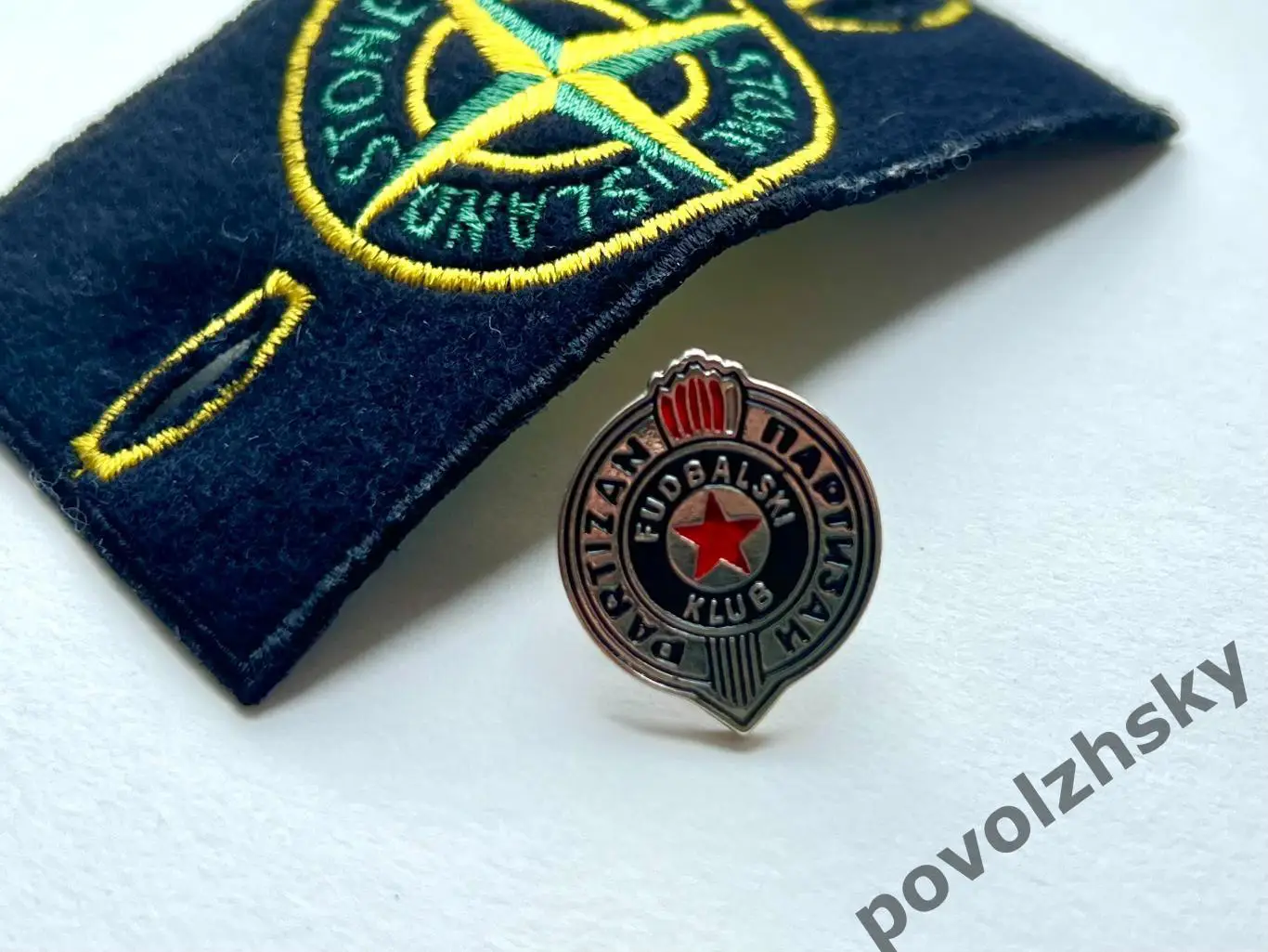 Значок ФК Партизан Белград / Официальная продукция / Сербия