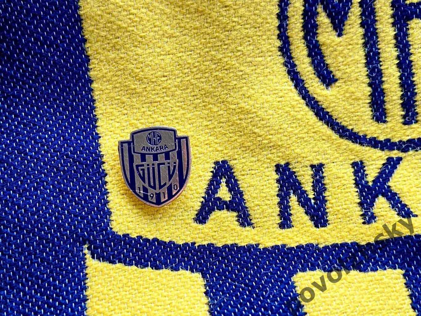 Значок ФК Анкарагюджю Анкара / Официальная продукция / Турция