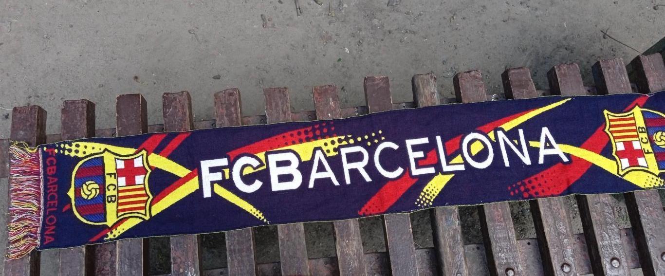 шарф fc Barcelona.