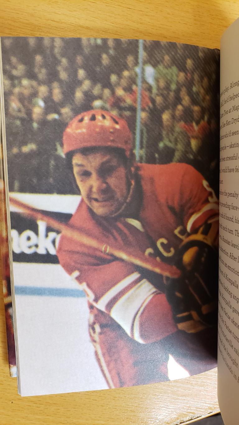 Хоккей. Книга- Дикое предположение.. это 8 игра из России. Канада СССР 1972 6