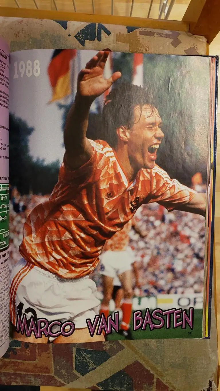 Футбольный журнал- книга Евро2008 г. 6