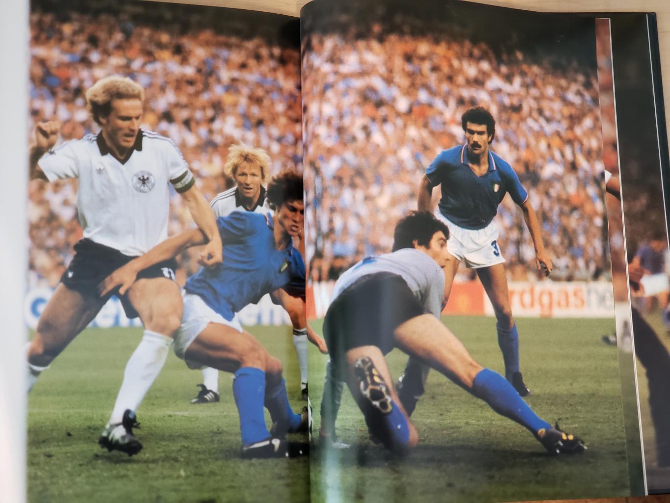 Футбол. - книга - фотоальбом ЧМ- 82 Испания 3