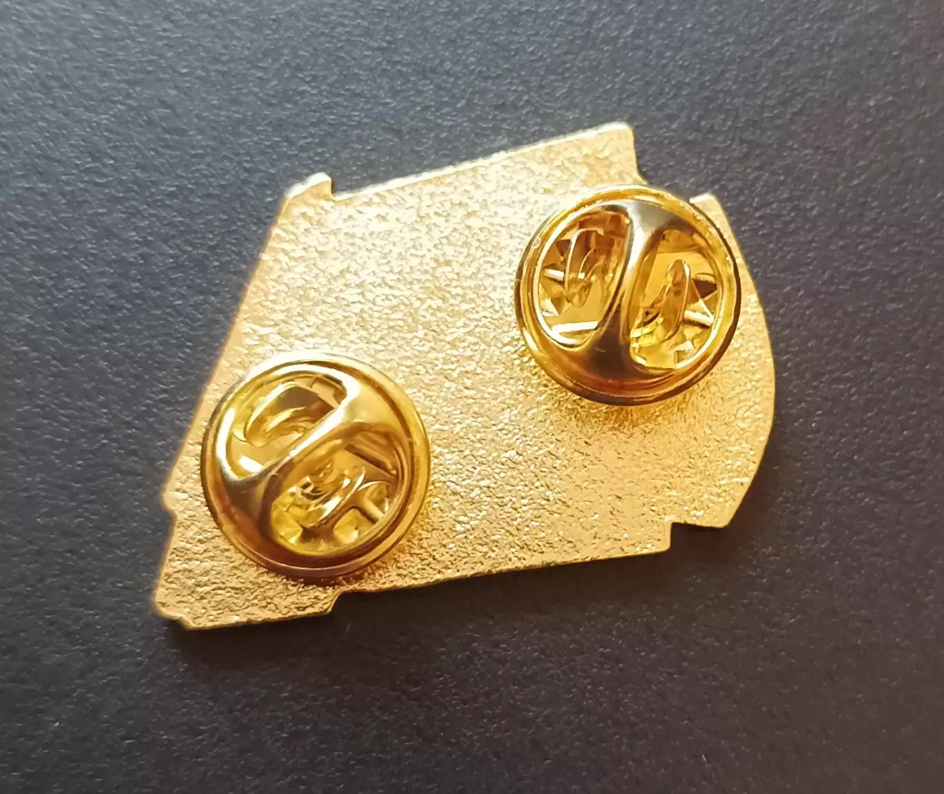 Значок ХК Ак Барс-Динамо Казань стадион (хоккей с мячом, бенди) 1