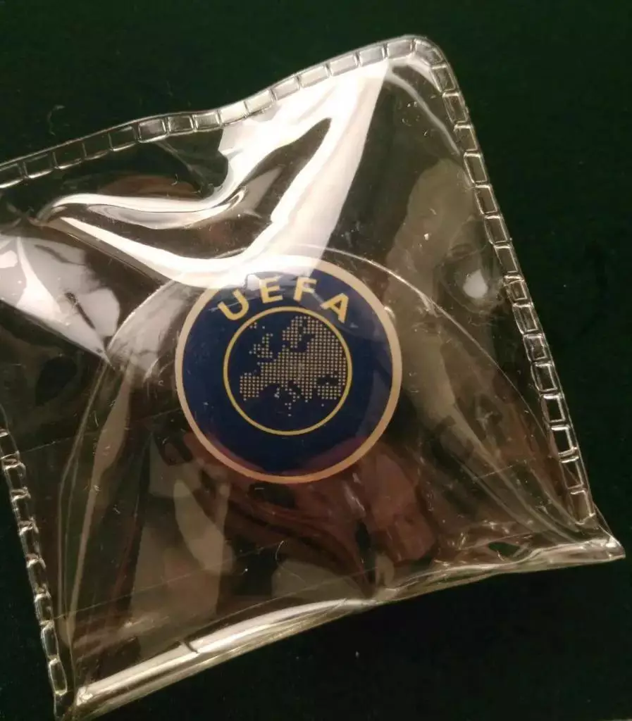 УЕФА (Официальный значок), 2009-2010