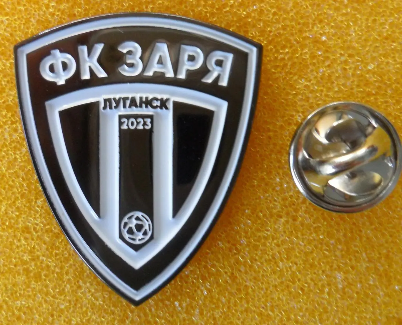 Официальный значок фк Заря Луганск, ЛНР. 2