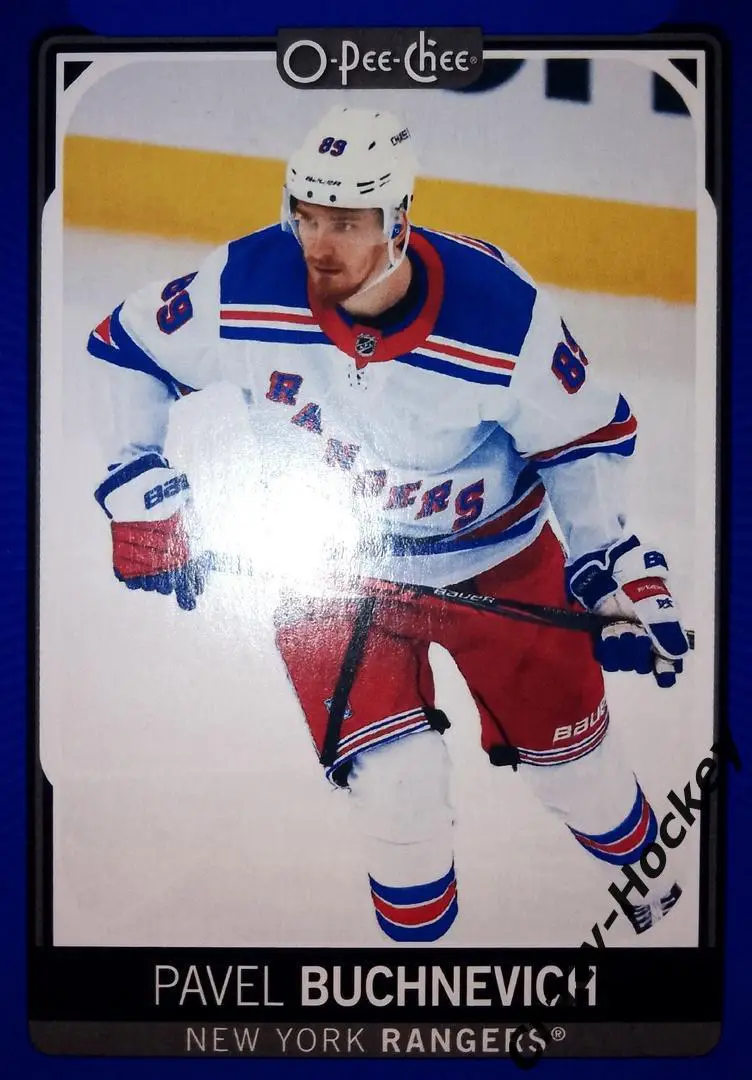 Base card / Blue Border / New York Rangers / Pavel Buchnevich