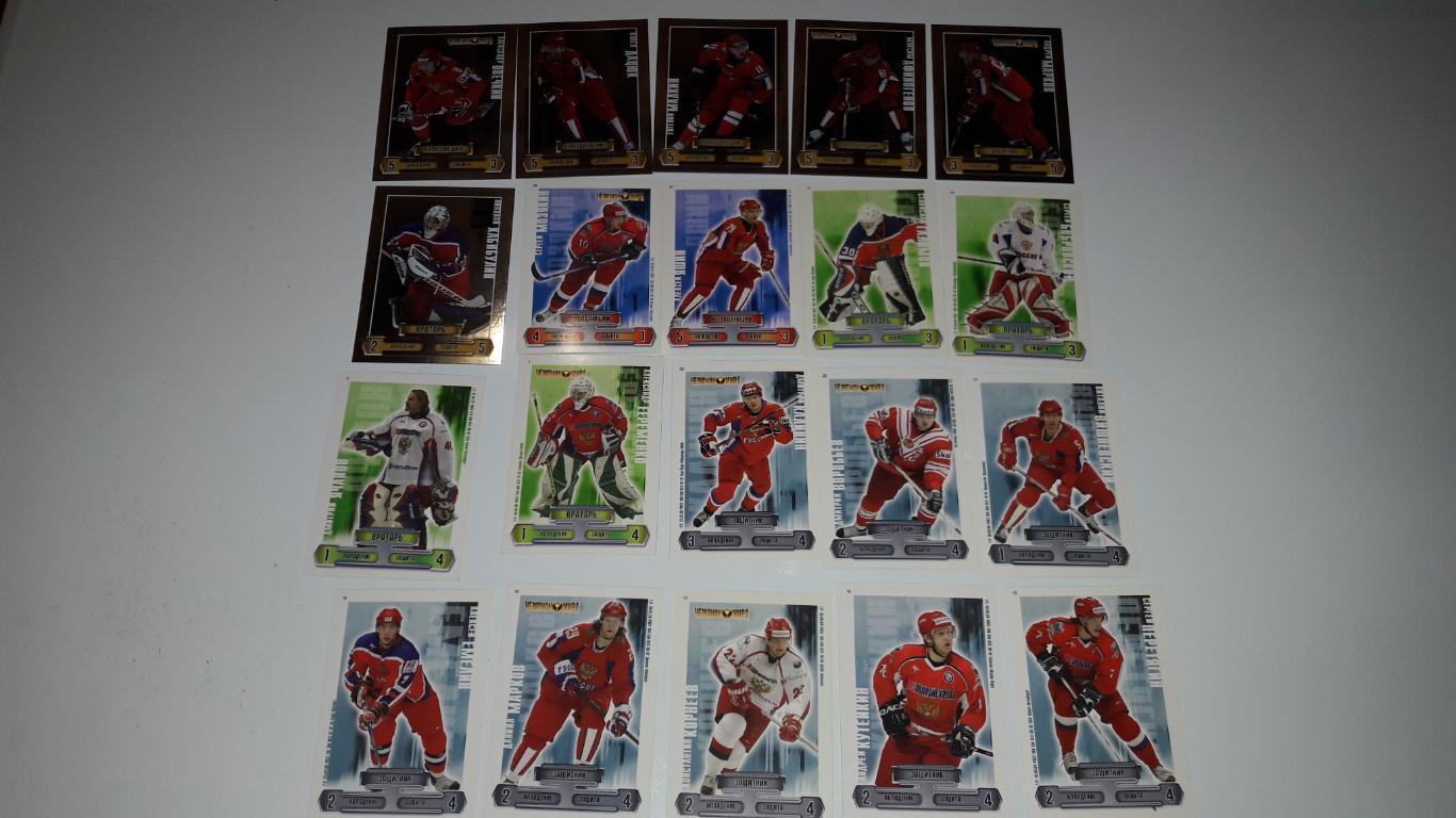 Набор из 124 хоккейных карточек игроков НХЛ, КХЛ и сборной России