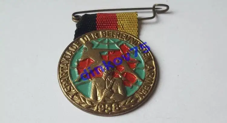 Знак Спартакиада в Германии армейских команд 1958 с участием ЦСКА Москва