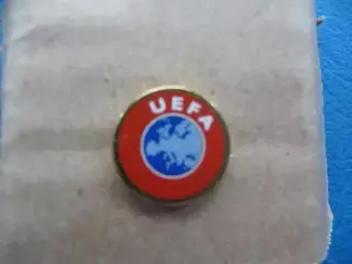 Значок УЕФА Эмблема. Красная