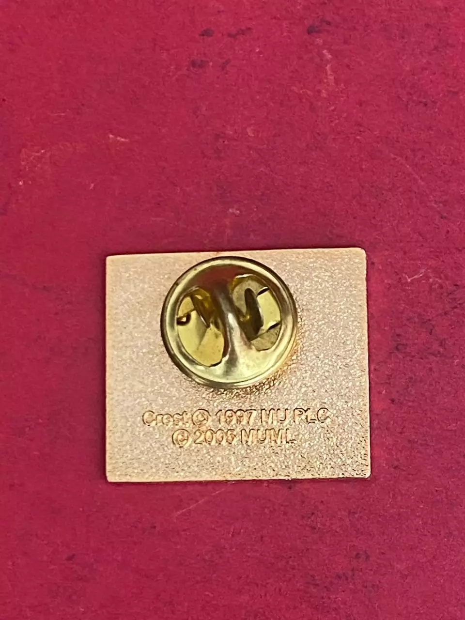 -. ., . ,, -, --Манчестер Юнайтед. Официальный знак, ......-. 1