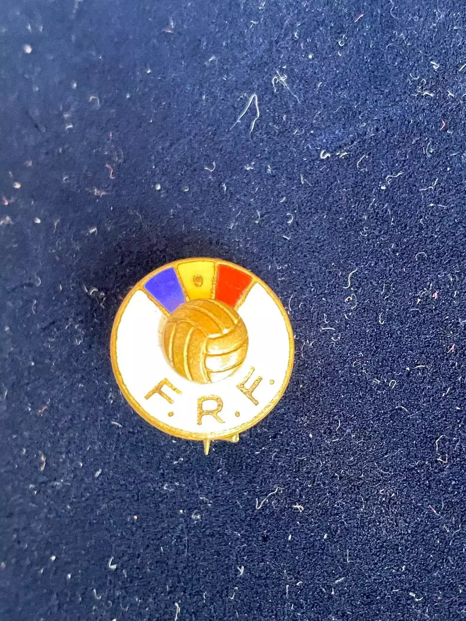 ,,,, . . , Федерация футбола Румынии. Официальный винтажный знак......-.