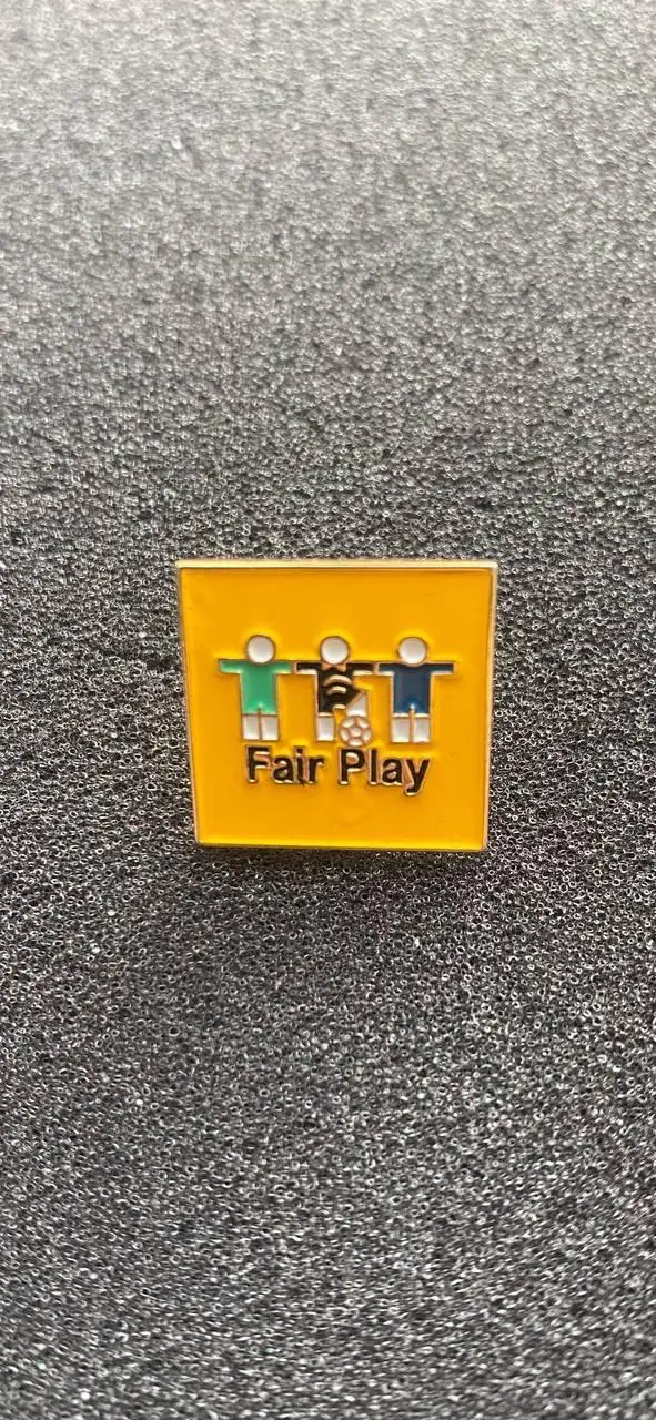 ….. Frit Play. Официальный знак ФИФА. .....