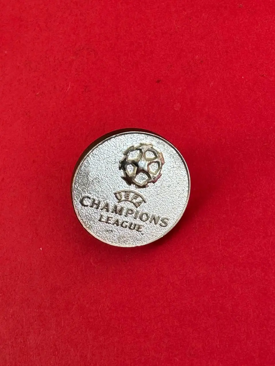 . .- . --.- Лига чемпионов. Официальный знак./ .--, -