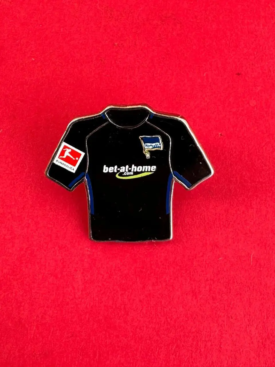 . .- . --.-Герта Берлин. Официальный знак ./ .--, -