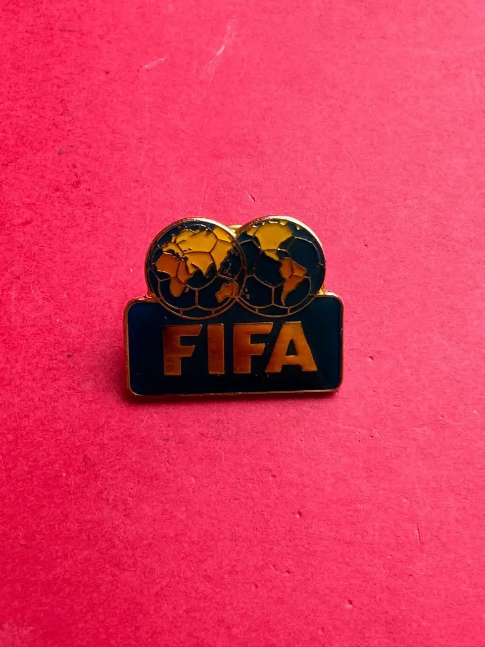 ...... ФИФА. Официальный знак