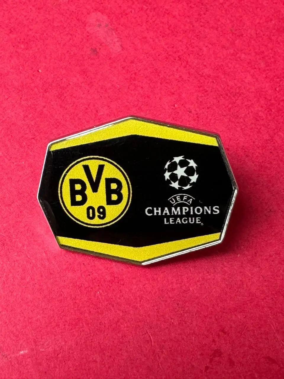 ..... Боруссия Дортмунд. Официальный знак