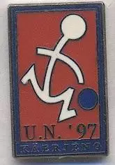 футбол.клуб Кер'єнг (Люксембург)2 ЕМАЛЬ / UN Kaerjeng 97,Luxembourg football pin