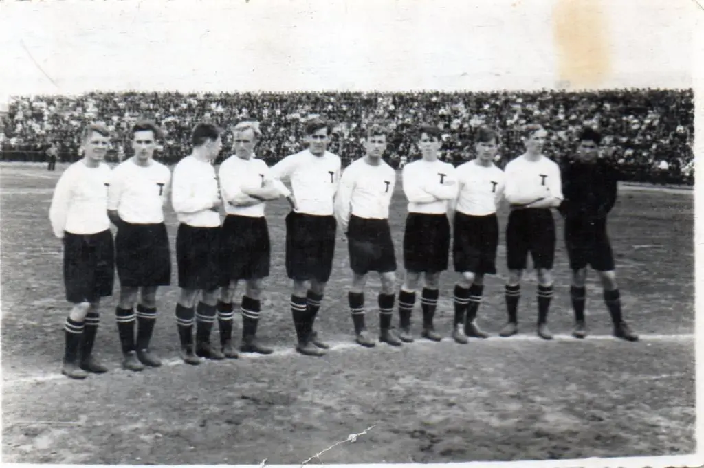 Торпедо Москва . Фото перед игрой с Шахтером Сталино 1950 ОРИГИНАЛ