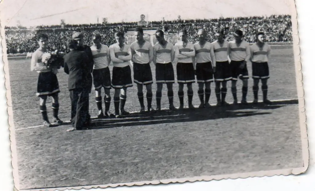 Динамо Тбилиси . Фото перед игрой с Шахтером Сталино 1951 ОРИГИНАЛ