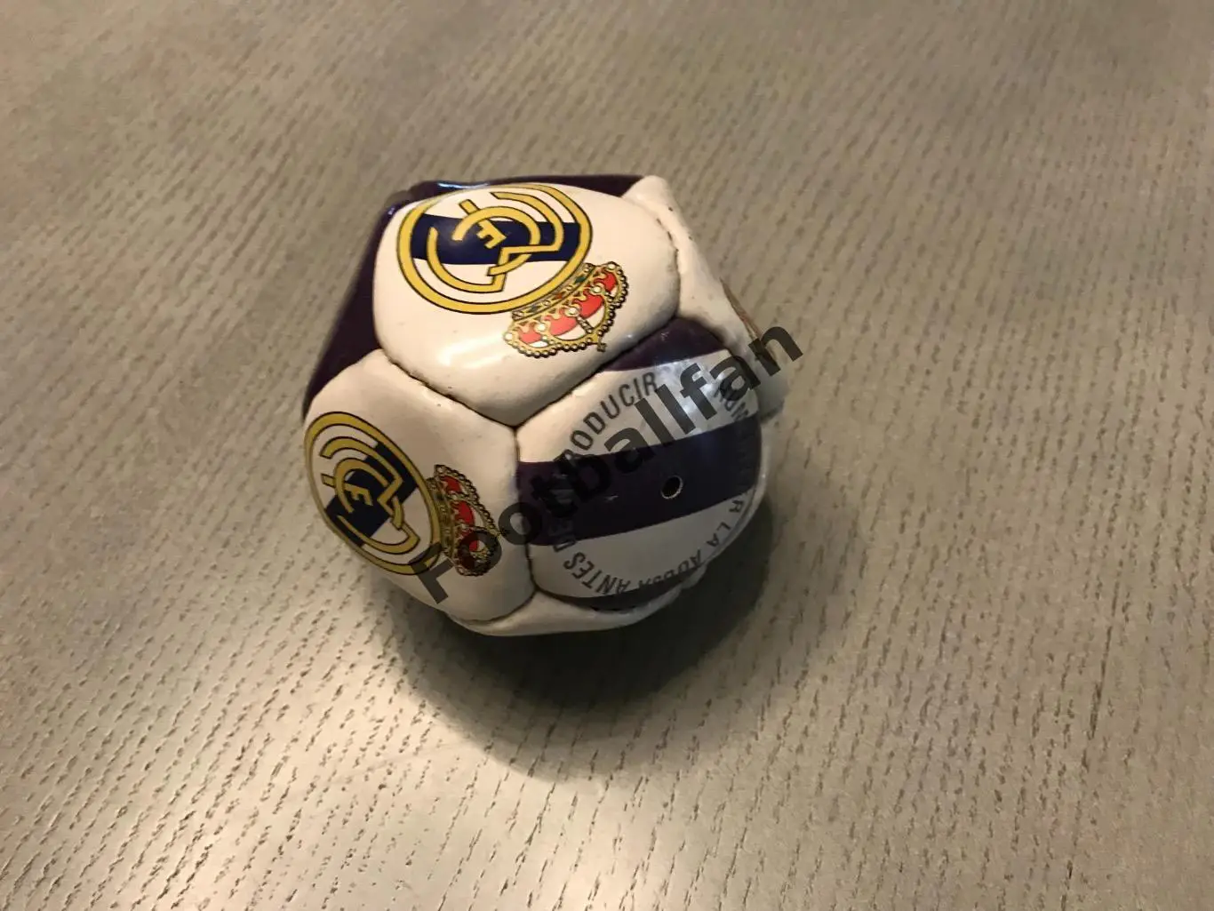 Мячик . Реал Мадрид , Испания .