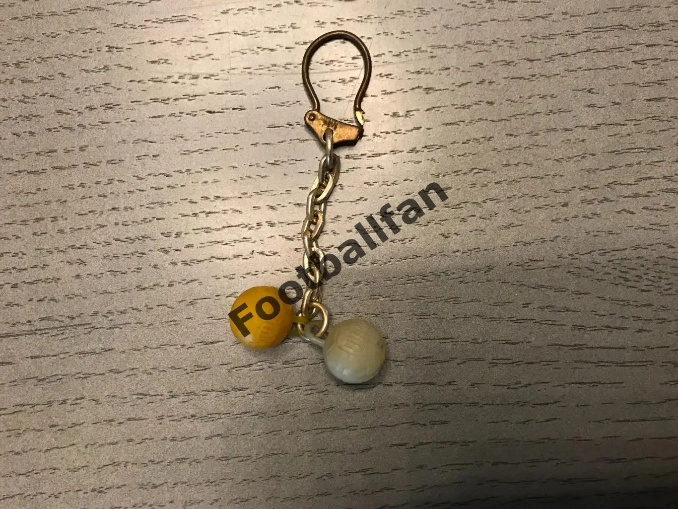 БРЕЛОК . Мячики .