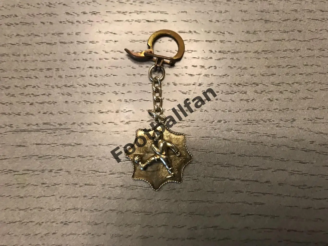 БРЕЛОК .Футболист