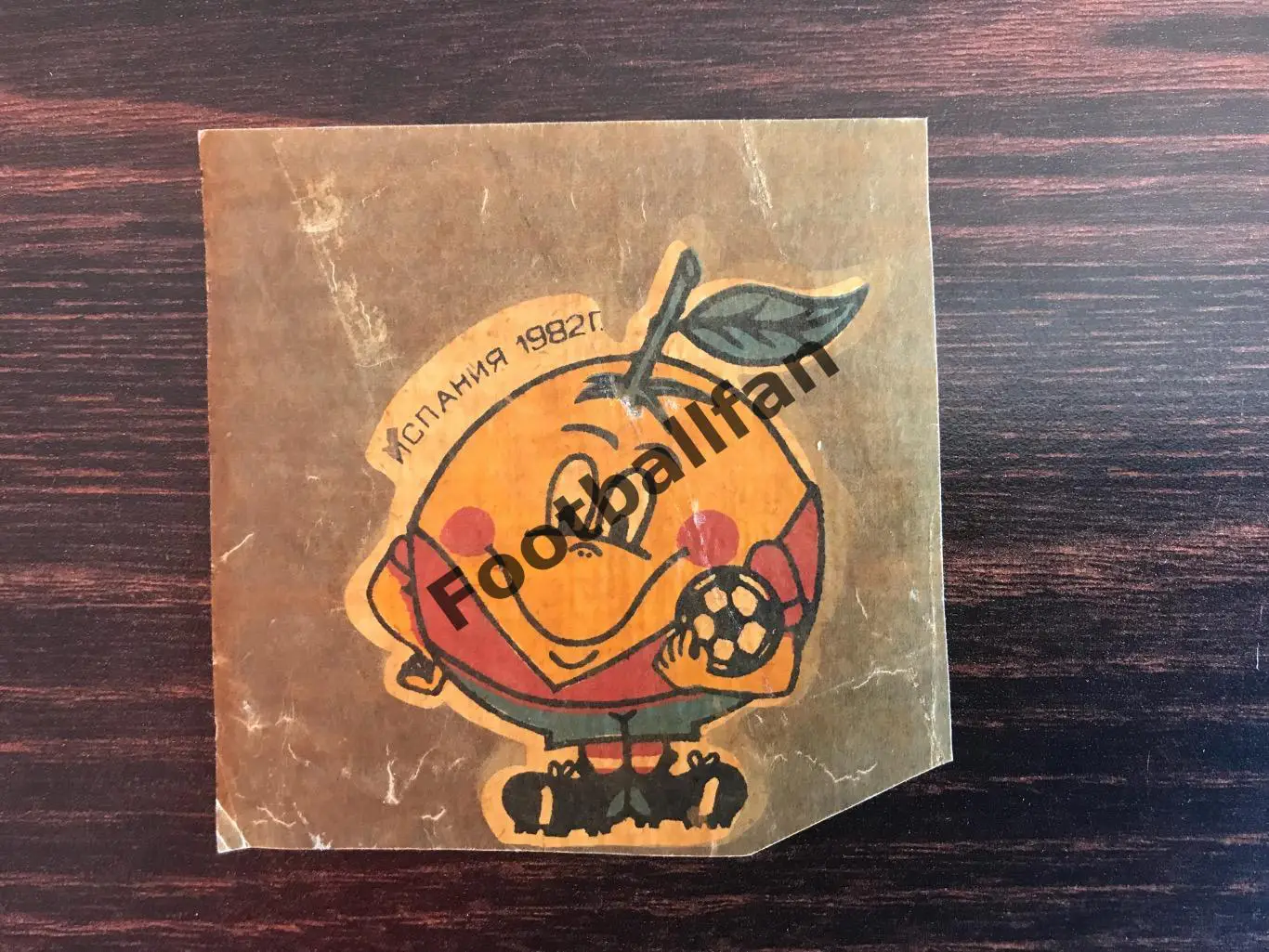 Наклейка . Чемпионат мира по футболу . Испания 1982 год.