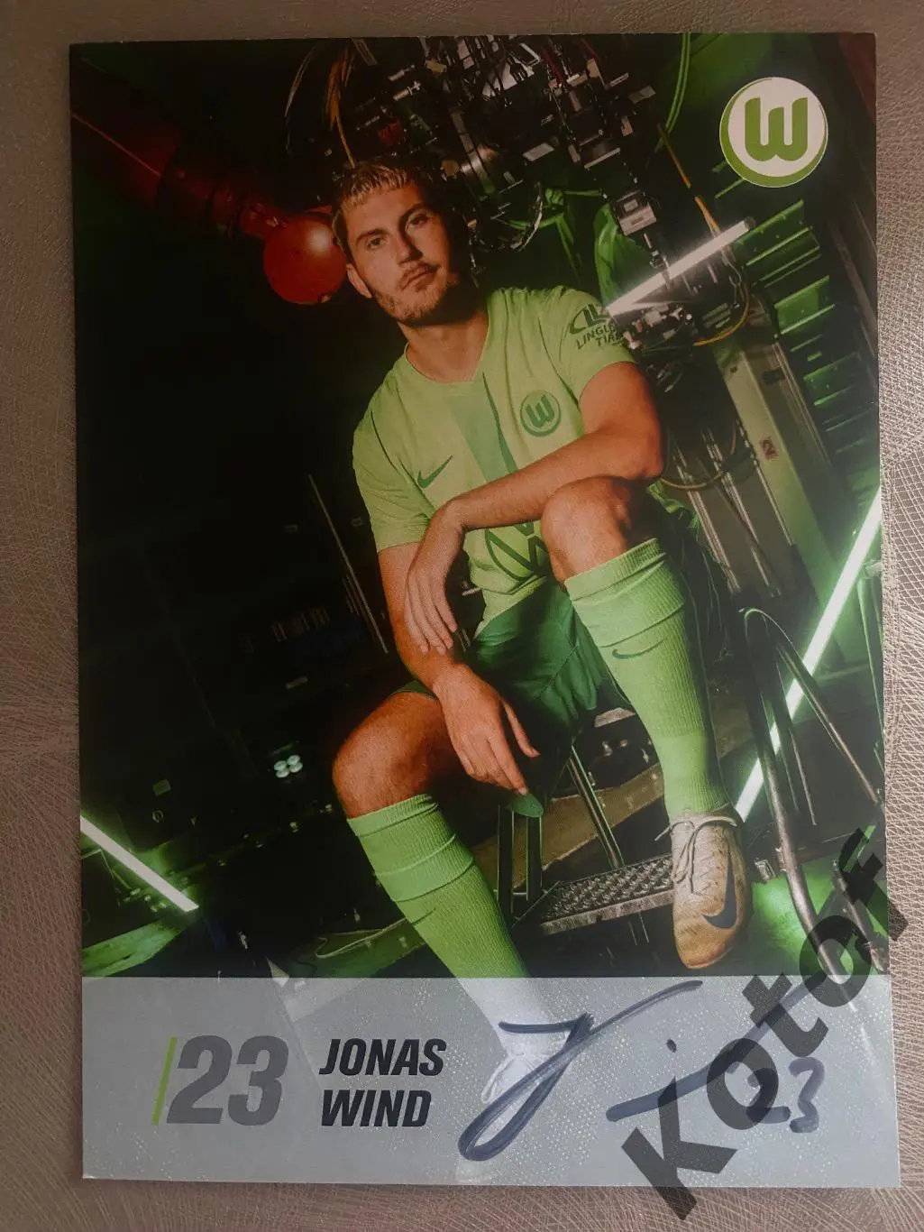 Автограф Йонас Винд