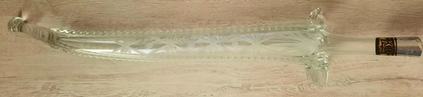 Бутылка (пустая) от коньяка КВ. Длина примерно 55 см. Середина 90-х 2