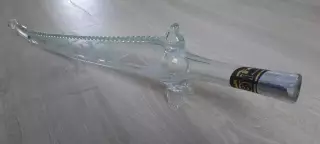 Бутылка (пустая) от коньяка КВ. Длина примерно 55 см. Середина 90-х