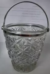 Конфетница стеклянная с ручкой. Родом из СССР