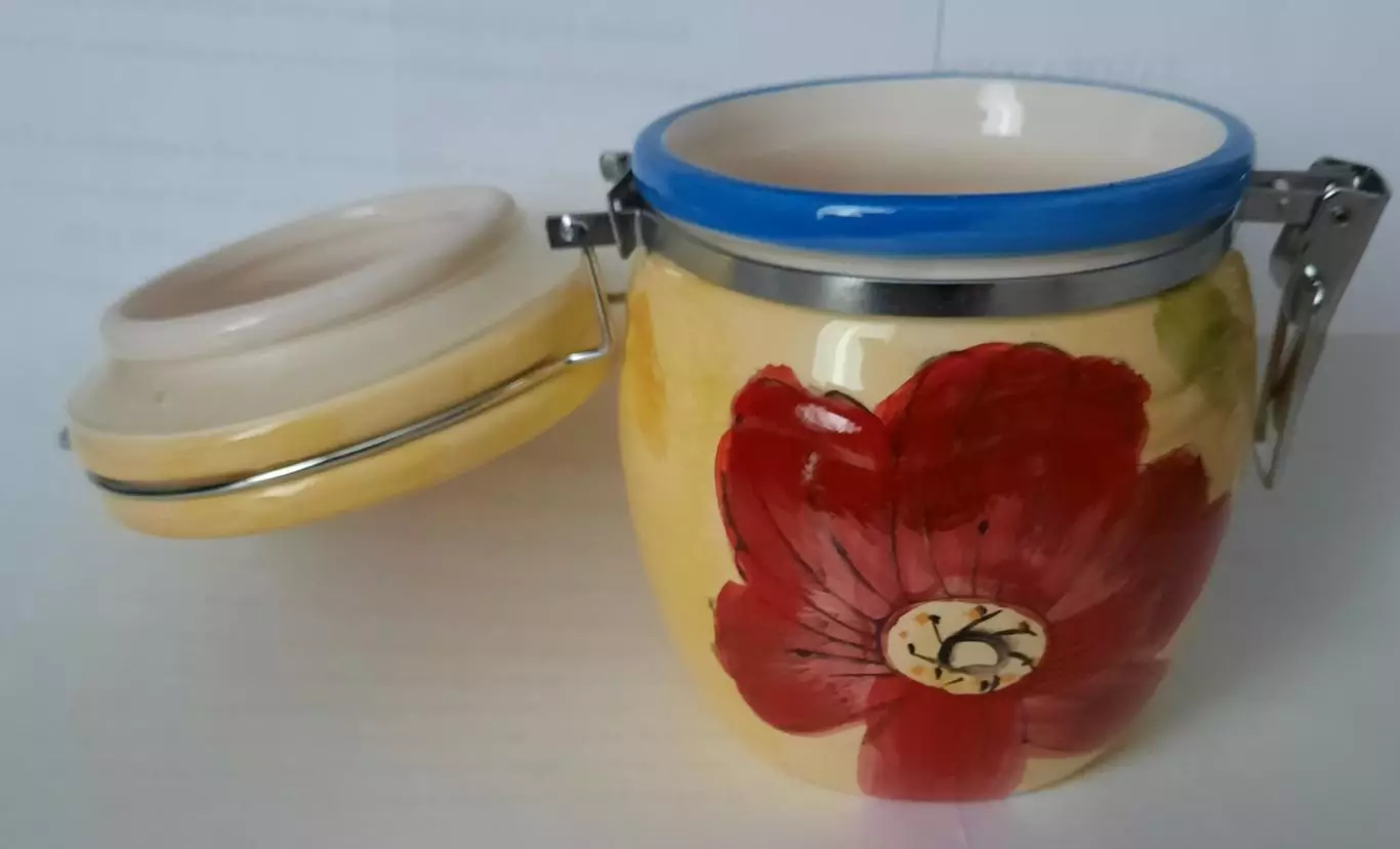 Банка с клипсой - застёжкой (керамика). 1