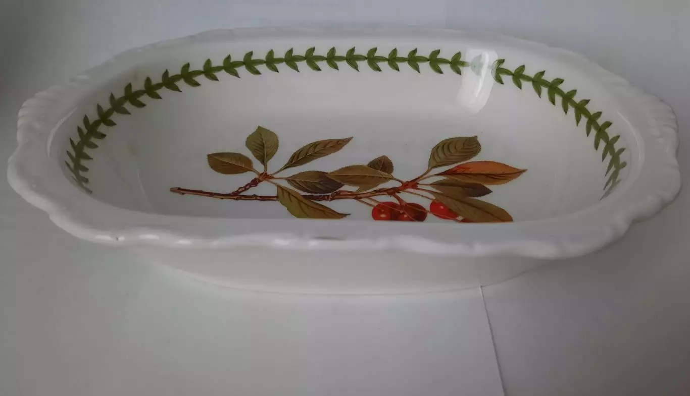 Фарфоровое блюдо. 1
