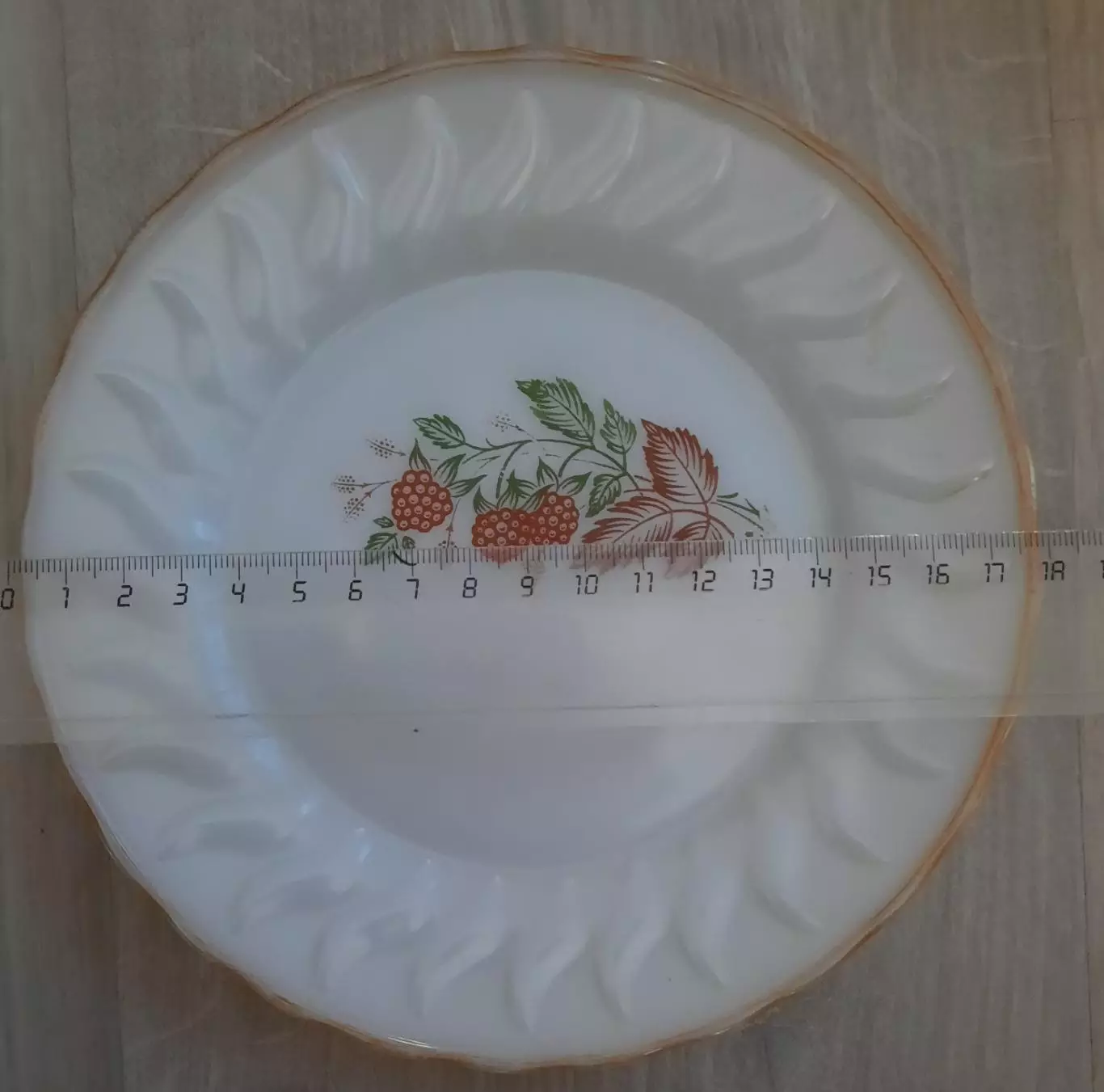 Тарелка не глубокая. 1