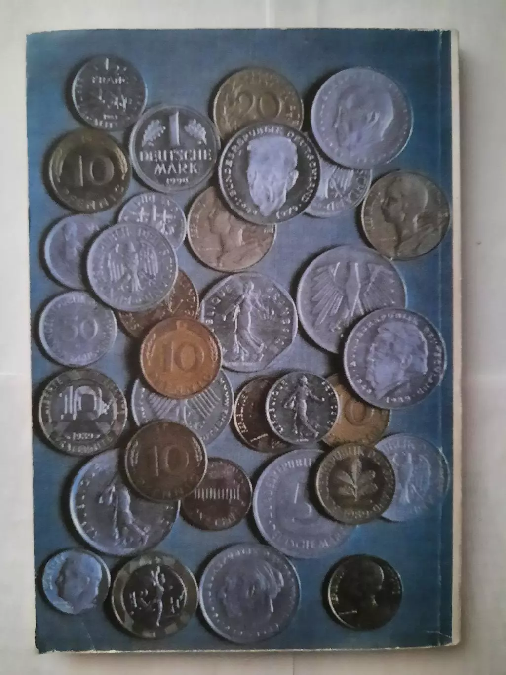 Книга Денежные знаки зарубежных стран 1 выпуск 3