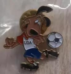 Значок талисман Чемпионата Мира по футболу 1994 год (официальный). Вид 3