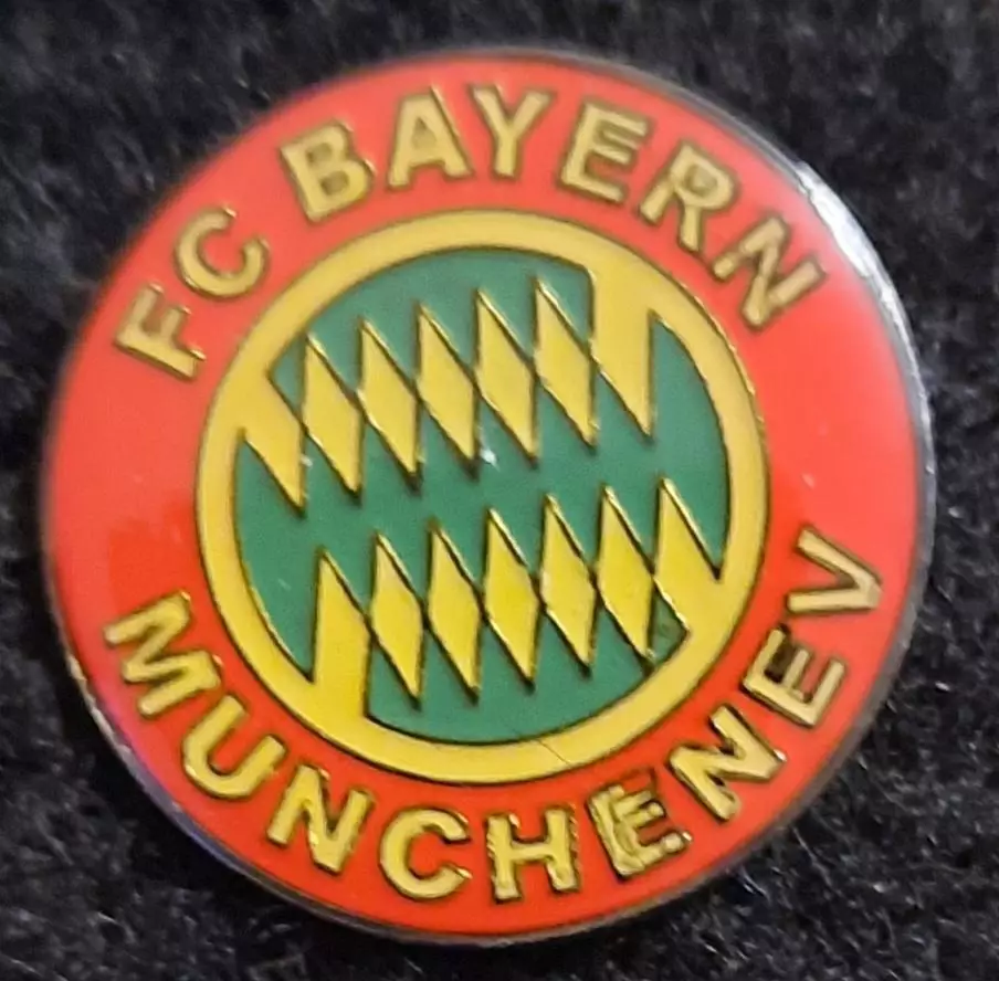 Значок Ф.К. Бавария Германия. (производство Китай).