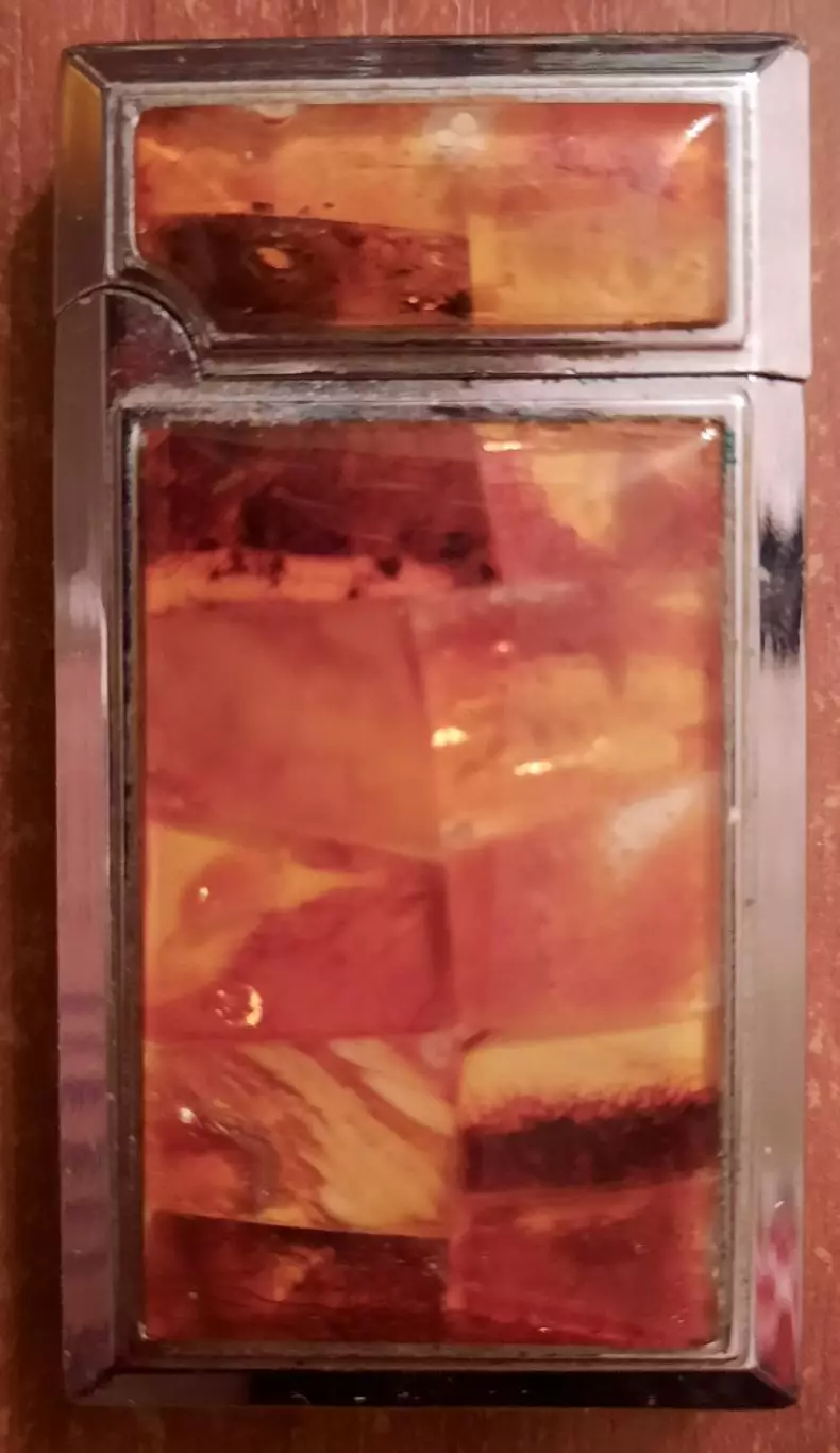 Зажигалка газовая. 1