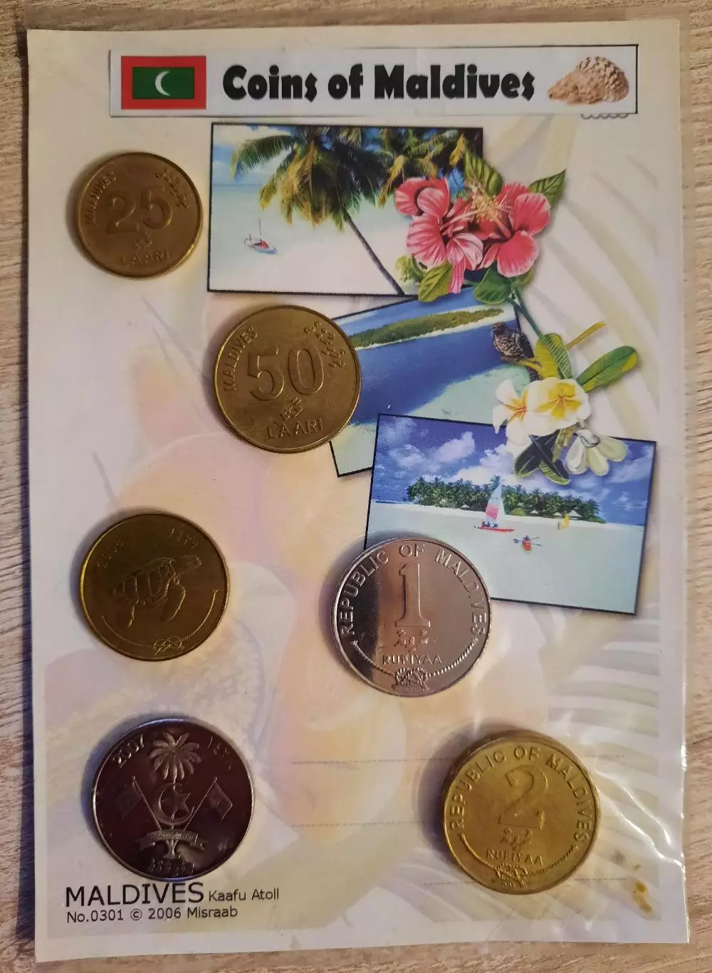 Сувенирный набор монет Мальдивы.