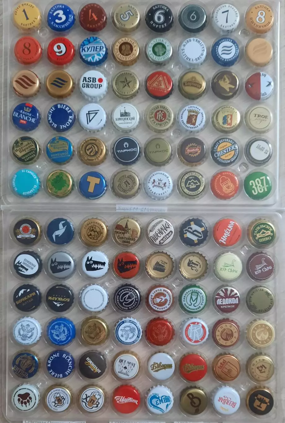 Кроненпробки. 250 пивных пробок + 7 плакеток.